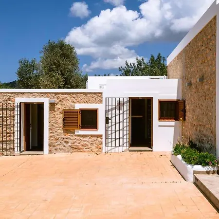 Pep Luis Pep Mortera Is Located In The Beautiful Countryside Near To Playa Den Bossa Villa *