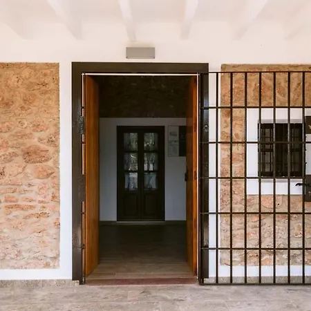 Pep Luis Pep Mortera Is Located In The Beautiful Countryside Near To Playa Den Bossa